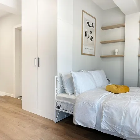 Sofia Apartments *
